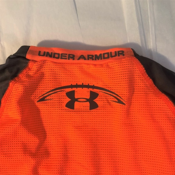 Under Armour NWT Boys Army of 11 Heatgear Orange - Picture 3 of 8